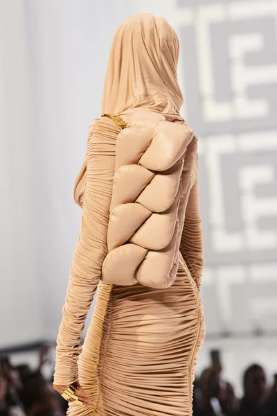 Look 62
